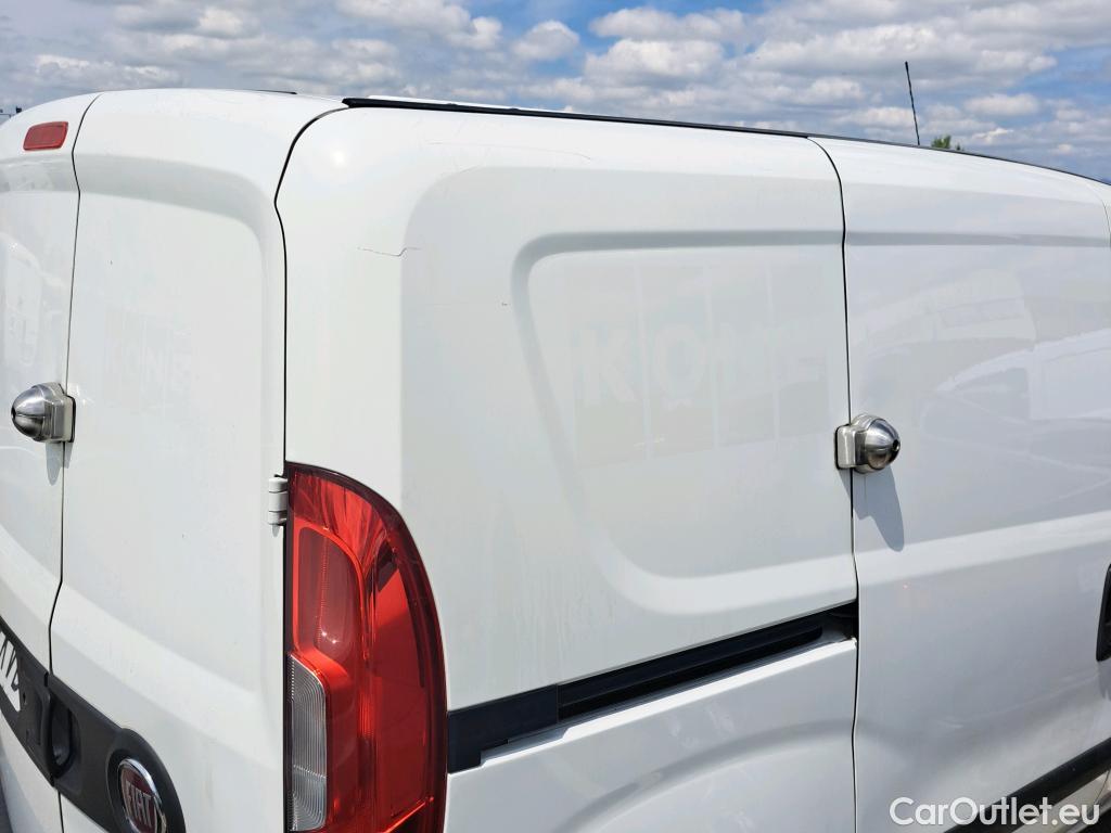  Fiat  Doblo FIAT Doblò Cargo/2015/3P/furgón derivado de turismo Cargo Base 1.3 Multijet 70kW (95CV) #38