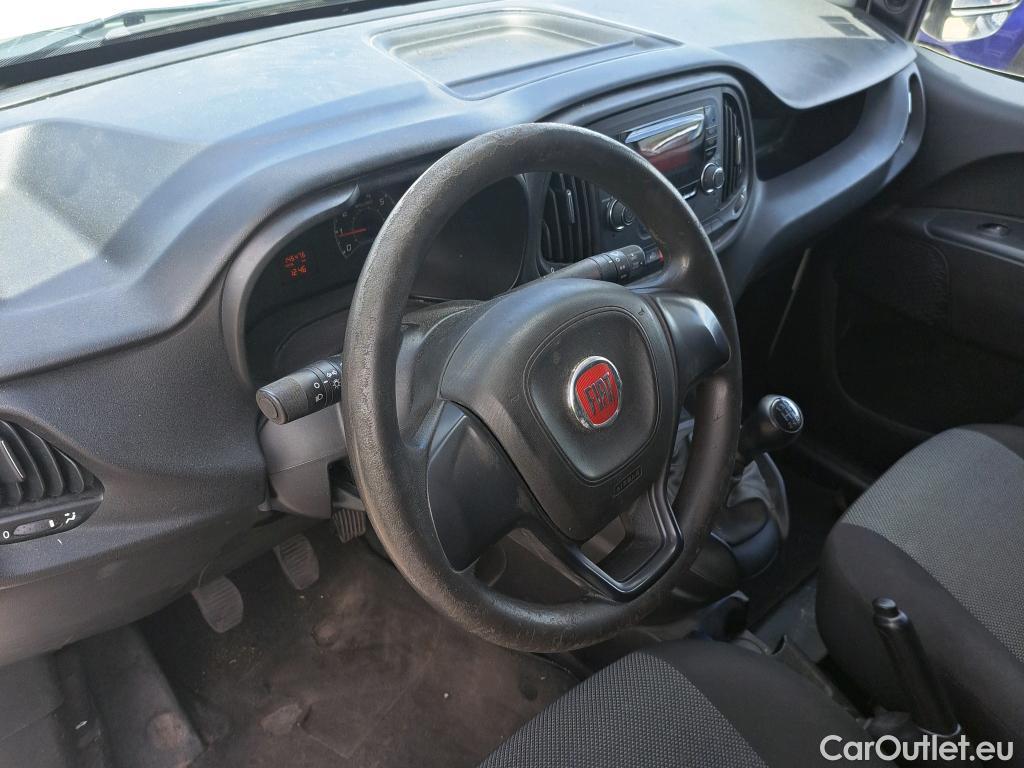  Fiat  Doblo FIAT Doblò Cargo/2015/3P/furgón derivado de turismo Cargo Base 1.3 Multijet 70kW (95CV) #1