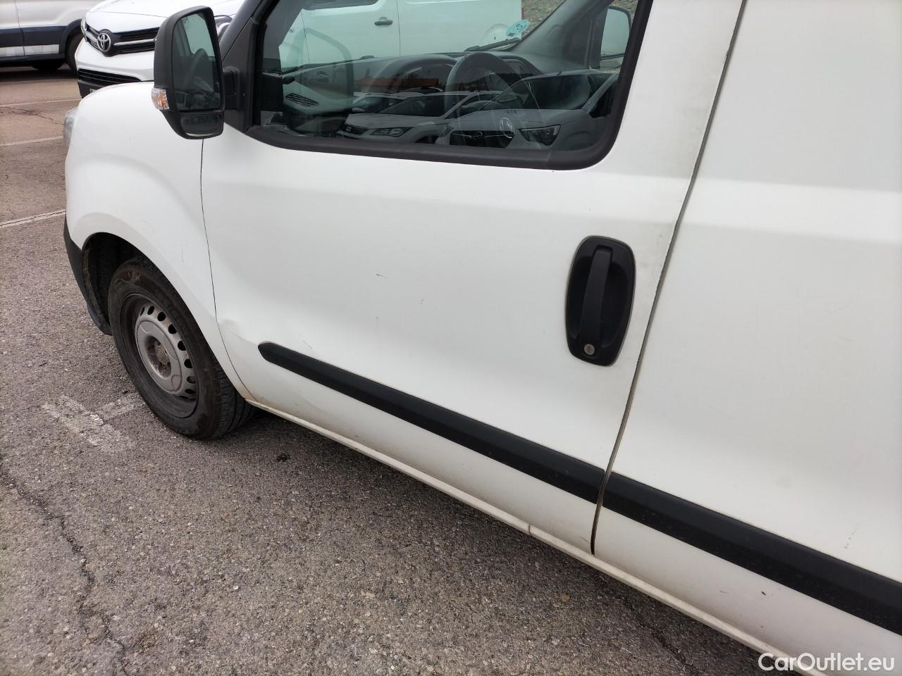  Fiat  Doblo FIAT Doblò Cargo/2015/3P/furgón derivado de turismo Cargo Base 1.3 Multijet 70kW (95CV) #13