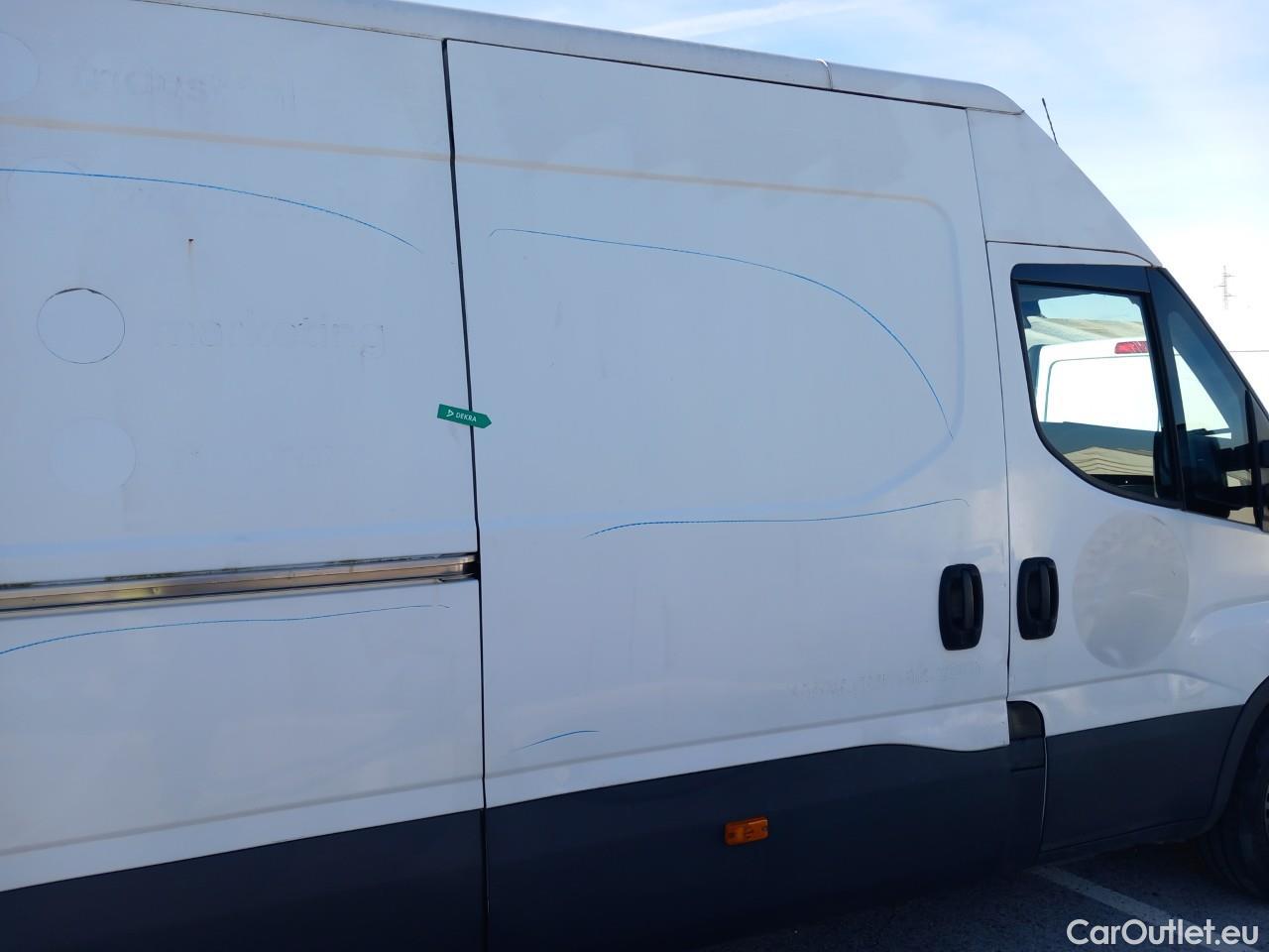  Iveco  Daily IVECO  / 2014 / 4P / furgón 2.3 TD 35S 14 V 4100/H2 #34