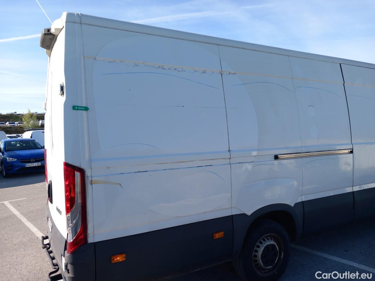  Iveco  Daily IVECO  / 2014 / 4P / furgón 2.3 TD 35S 14 V 4100/H2 #31