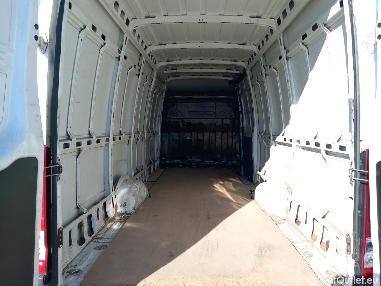  Iveco  Daily IVECO  / 2014 / 4P / furgón 2.3 TD 35S 14 V 4100/H2 #6