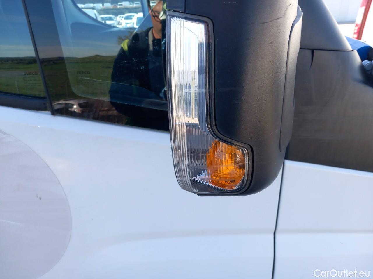  Iveco  Daily IVECO  / 2014 / 4P / furgón 2.3 TD 35S 14 V 4100/H2 #41