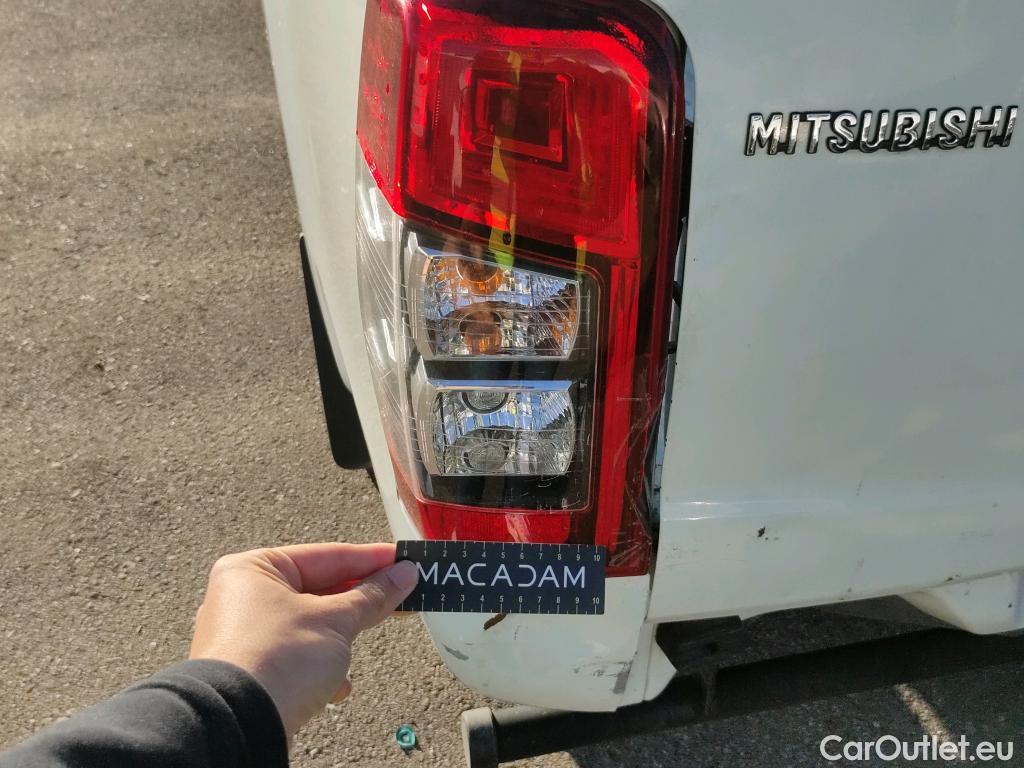  Mitsubishi  L200 MITSUBISHI  / 2019 / 4P / pickup doble cabina D/C 220 DI-D M-Pro Auto #10