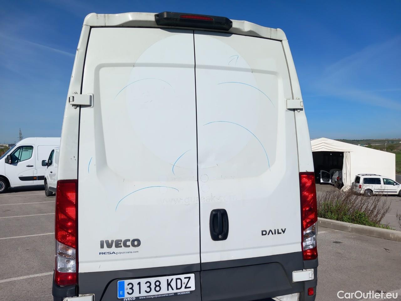  Iveco  Daily IVECO  / 2014 / 4P / furgón 2.3 TD 35S 14 V 4100/H2 #23
