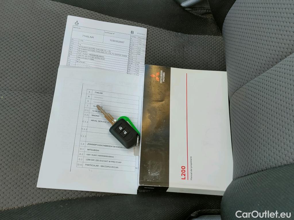  Mitsubishi  L200 MITSUBISHI  / 2019 / 4P / pickup doble cabina D/C 220 DI-D M-Pro Auto #4