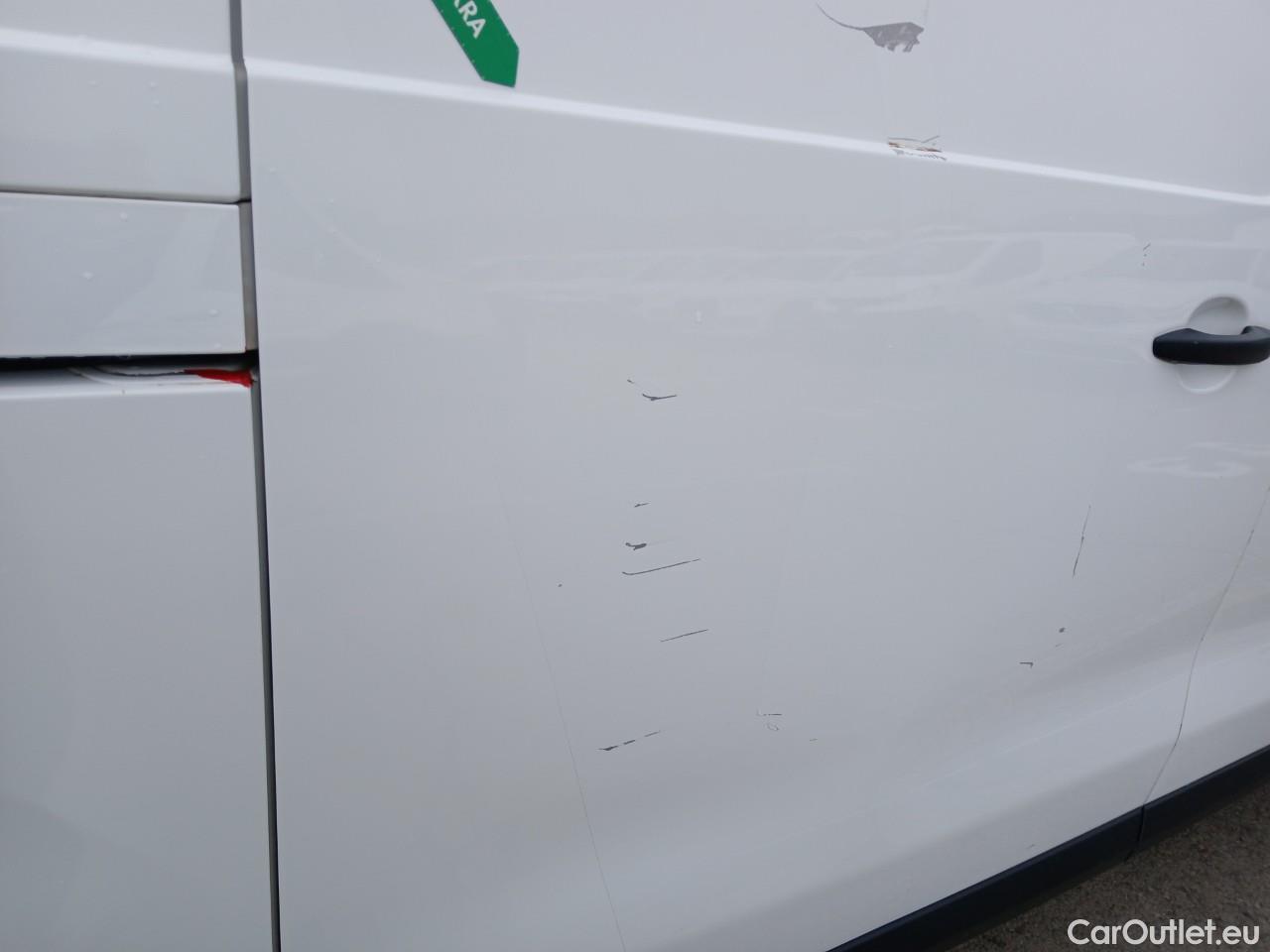  Toyota  Proace TOYOTA  / 2016 / 4P / furgón FU. MEDIO (L1) 2.0D 90kW COMFORT CARGA + #56