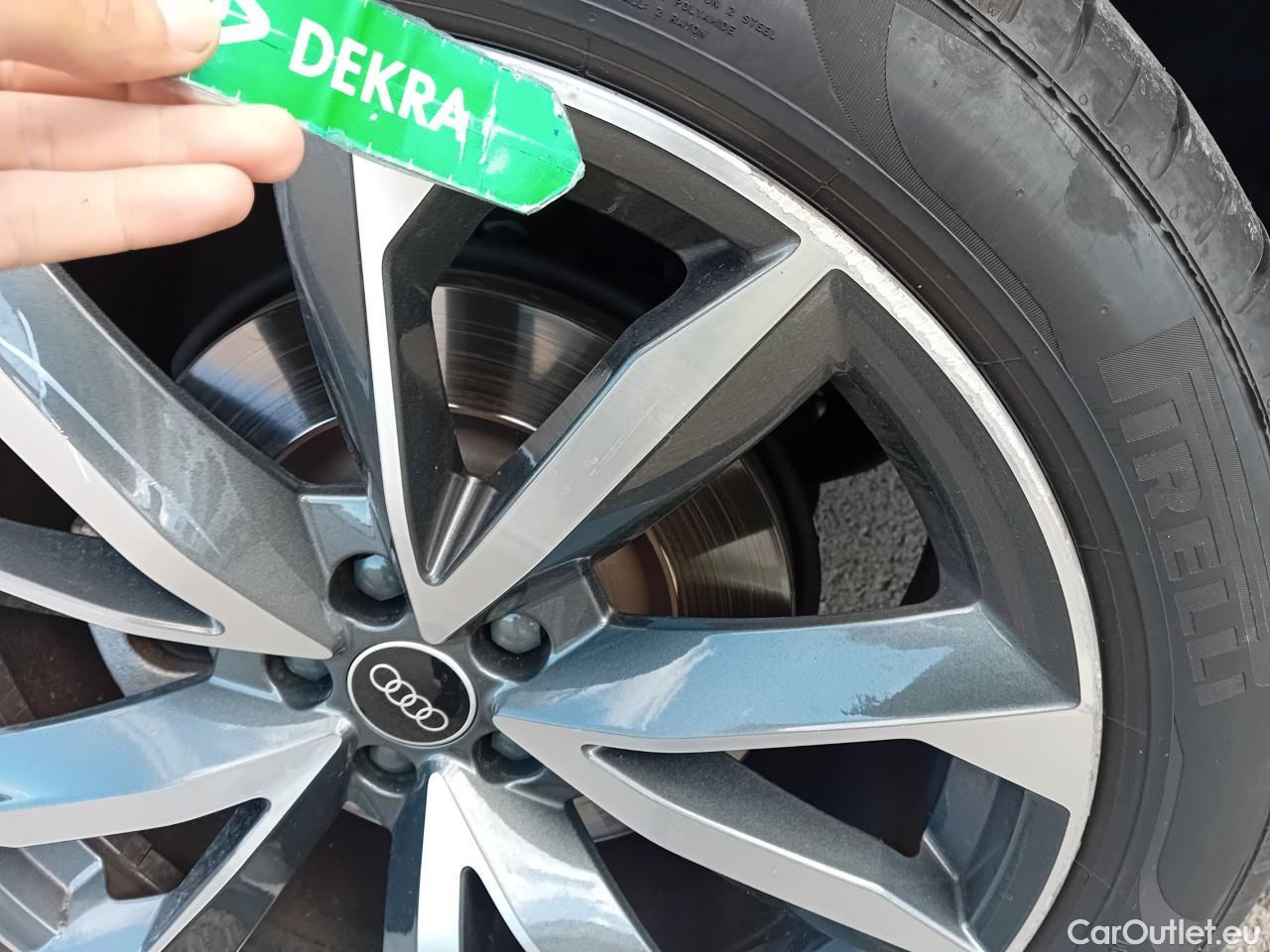 Audi  Q7 AUDI  / 2019 / 5P / todoterreno Black line 55 TFSIe 280kW(381CV) qua tip #30