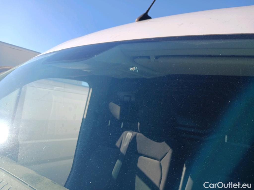  Volkswagen  Crafter  Furgón Furgón 35 BL TA FWD 2.0 TDI 140CV MT6 E6 #2
