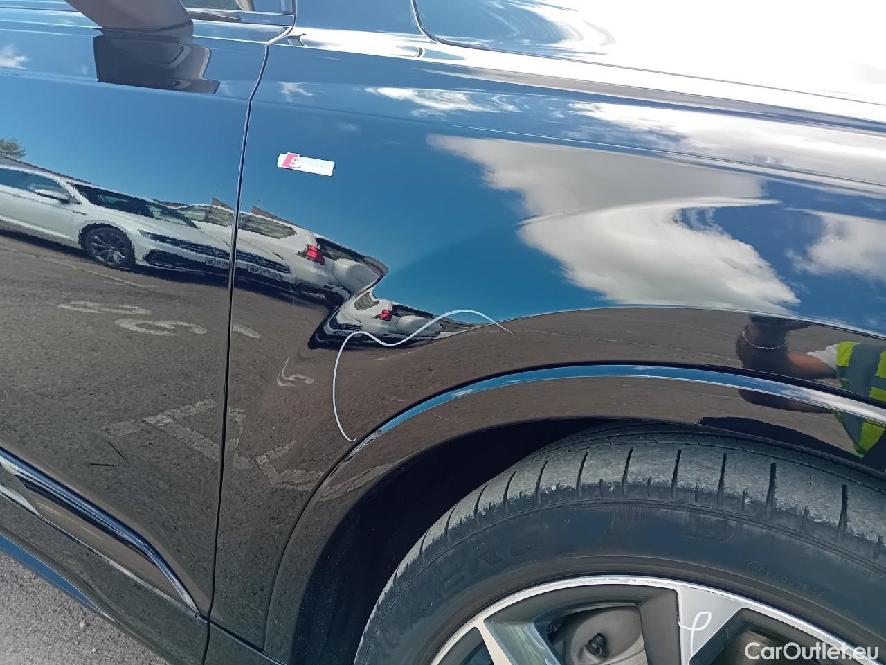  Audi  Q7 AUDI  / 2019 / 5P / todoterreno Black line 55 TFSIe 280kW(381CV) qua tip #53