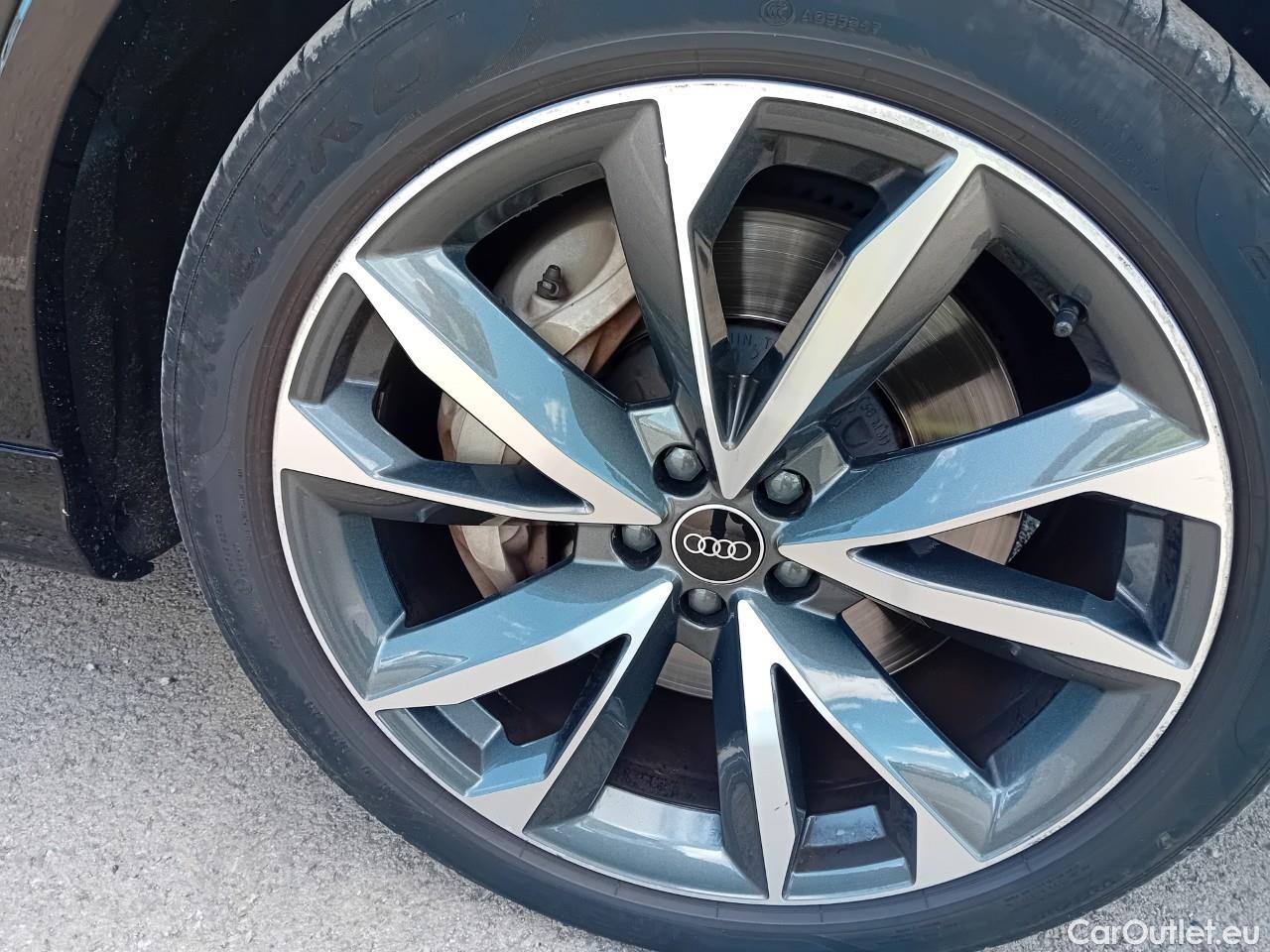  Audi  Q7 AUDI  / 2019 / 5P / todoterreno Black line 55 TFSIe 280kW(381CV) qua tip #57