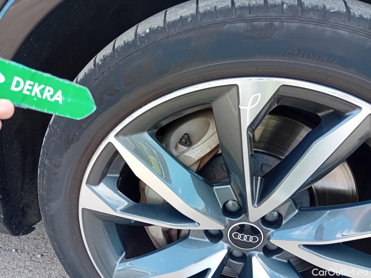  Audi  Q7 AUDI  / 2019 / 5P / todoterreno Black line 55 TFSIe 280kW(381CV) qua tip #58