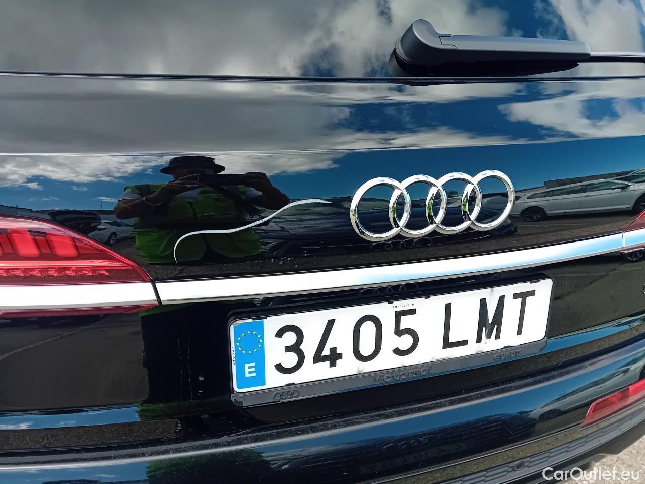  Audi  Q7 AUDI  / 2019 / 5P / todoterreno Black line 55 TFSIe 280kW(381CV) qua tip #40