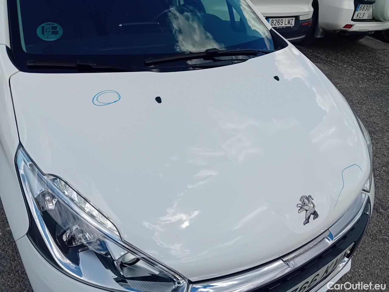  Peugeot  208  Signature 1.5 HDi #10