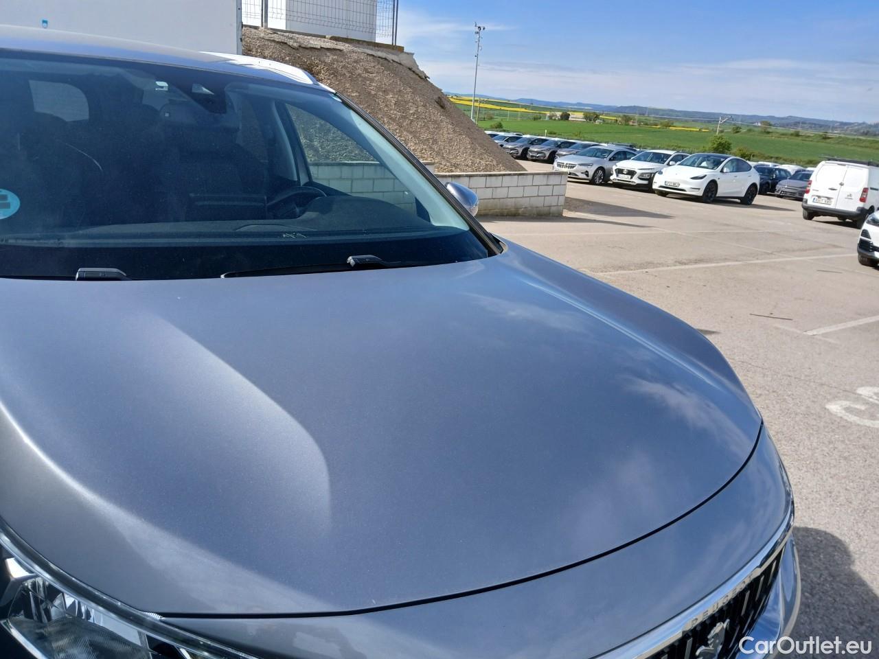  Peugeot  5008  Allure 1.2 PureTech 130CV AT8 7 Plazas E6d #11