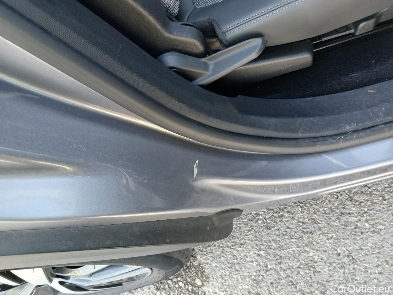  Peugeot  5008  Allure 1.2 PureTech 130CV AT8 7 Plazas E6d #2