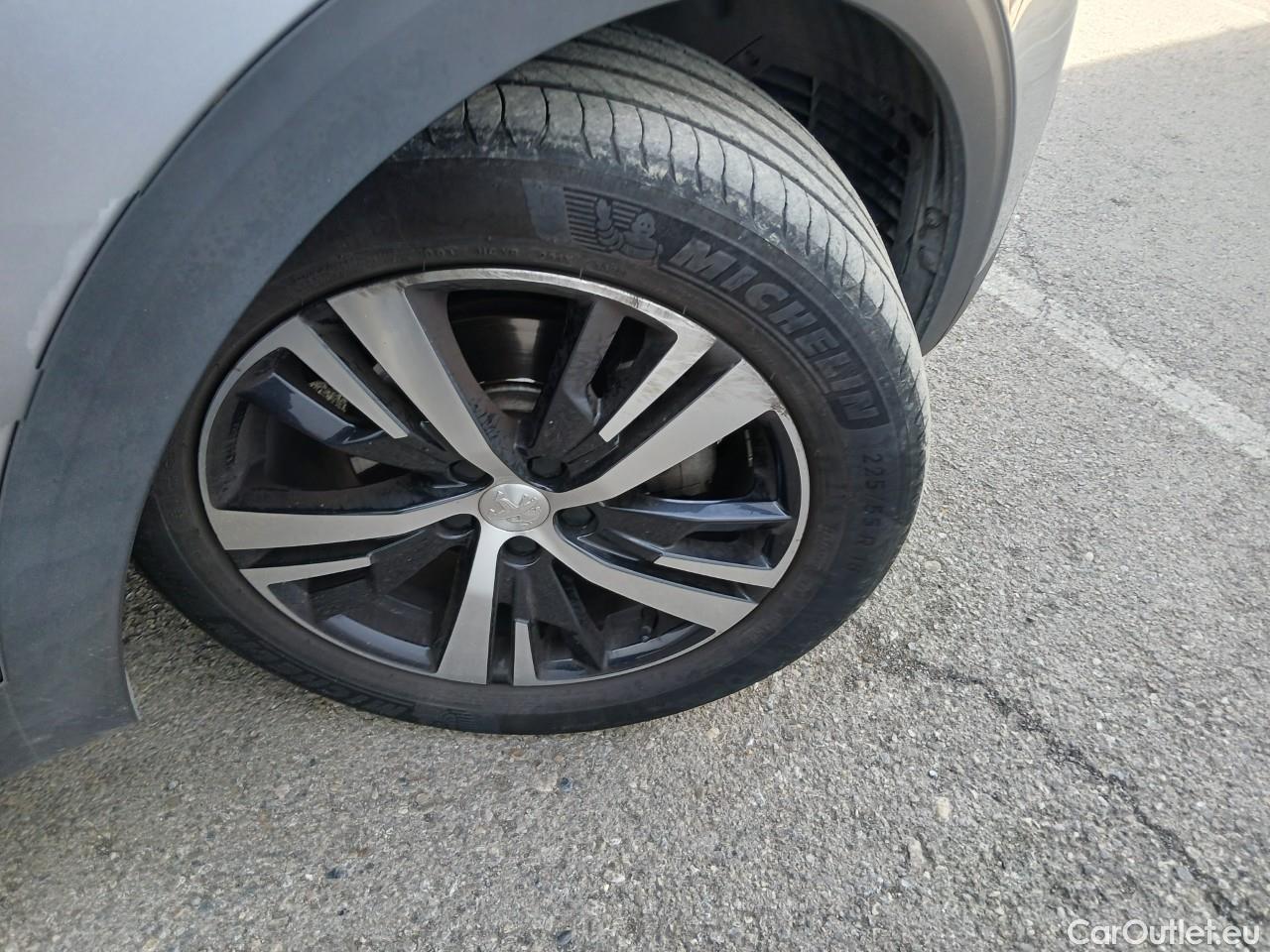  Peugeot  5008  Allure 1.2 PureTech 130CV AT8 7 Plazas E6d #57