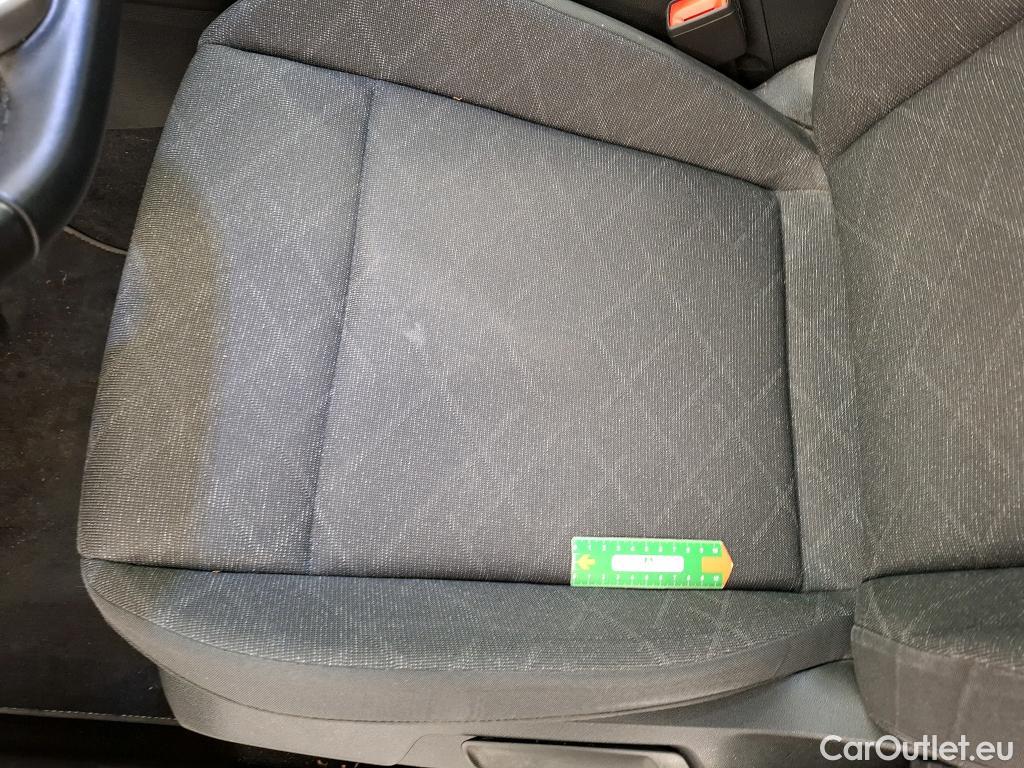  Volkswagen  Golf  VOLKSWAGEN / 2020 / 5P / Berline 2.0 TDI SCR 115 BVM6 Life Busi #16