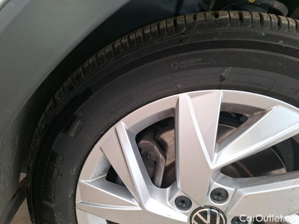  Volkswagen  Tiguan VOLKSWAGEN  / 2020 / 5P / SUV 2.0 TDI 200 DSG7 Elegance 4Motion #31