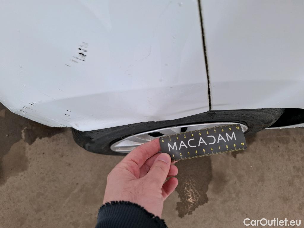 Renault  Clio  IV Air MediaNav 1.5 dCi 75CV BVM5 E6 #9