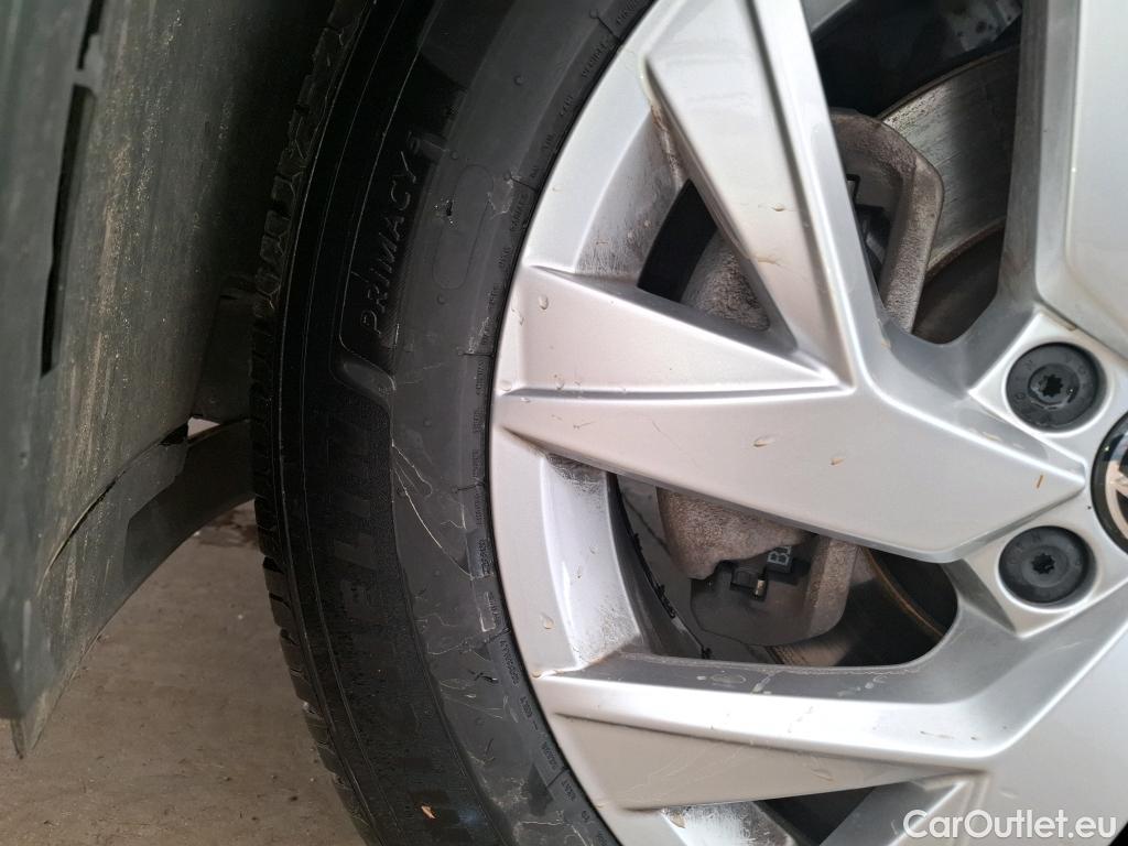  Volkswagen  Tiguan VOLKSWAGEN  / 2020 / 5P / SUV 2.0 TDI 200 DSG7 Elegance 4Motion #32