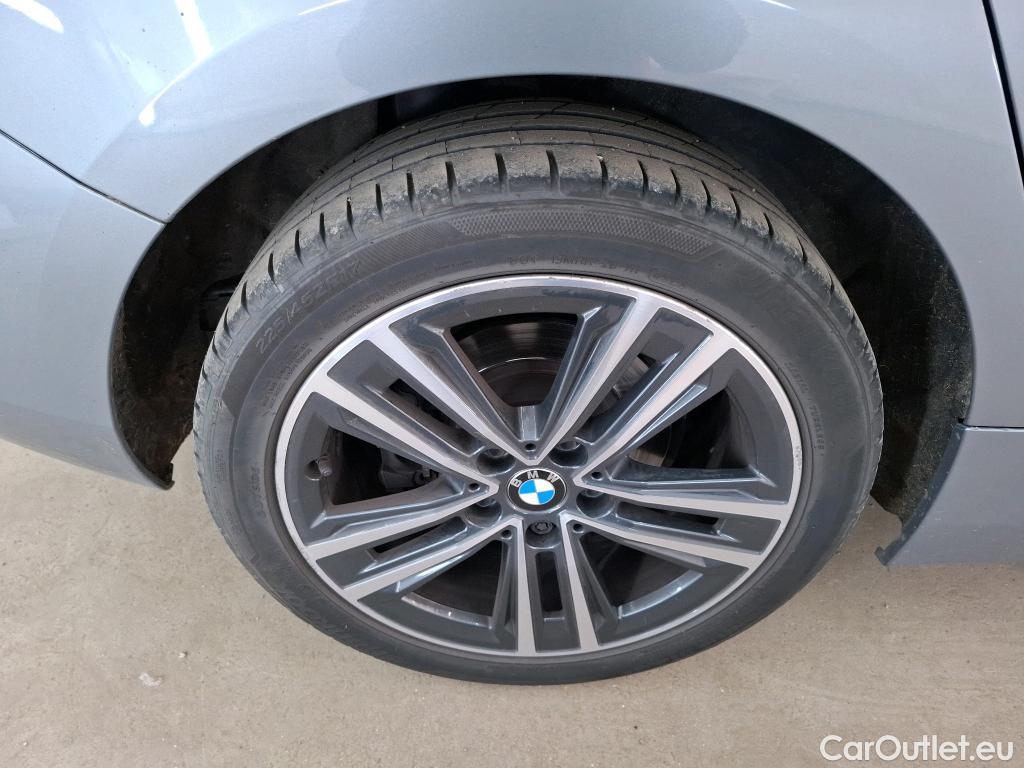  Bmw  Serie 1 BMW Série 1 / 2019 / 5P / Berline 1.5 116D DKG7 Business Design #12
