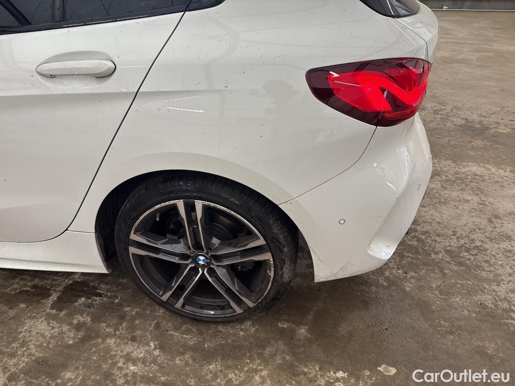  Bmw  Serie 1 BMW Série 1 / 2019 / 5P / Berline 2.0 120D AUTO xDrive M Sport #13
