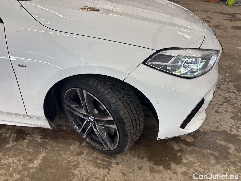  Bmw  Serie 1 BMW Série 1 / 2019 / 5P / Berline 2.0 120D AUTO xDrive M Sport #6