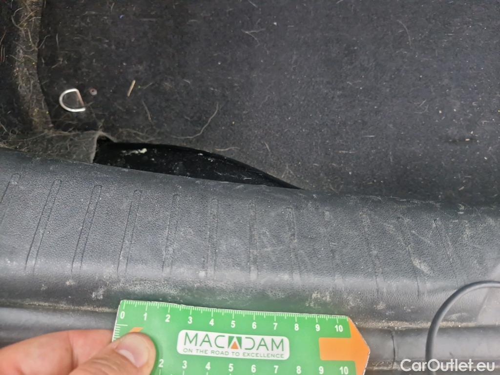  Citroen  C4 Cactus  Feel Business 1.5 BlueHDi 100CV BVM6 E6d #38