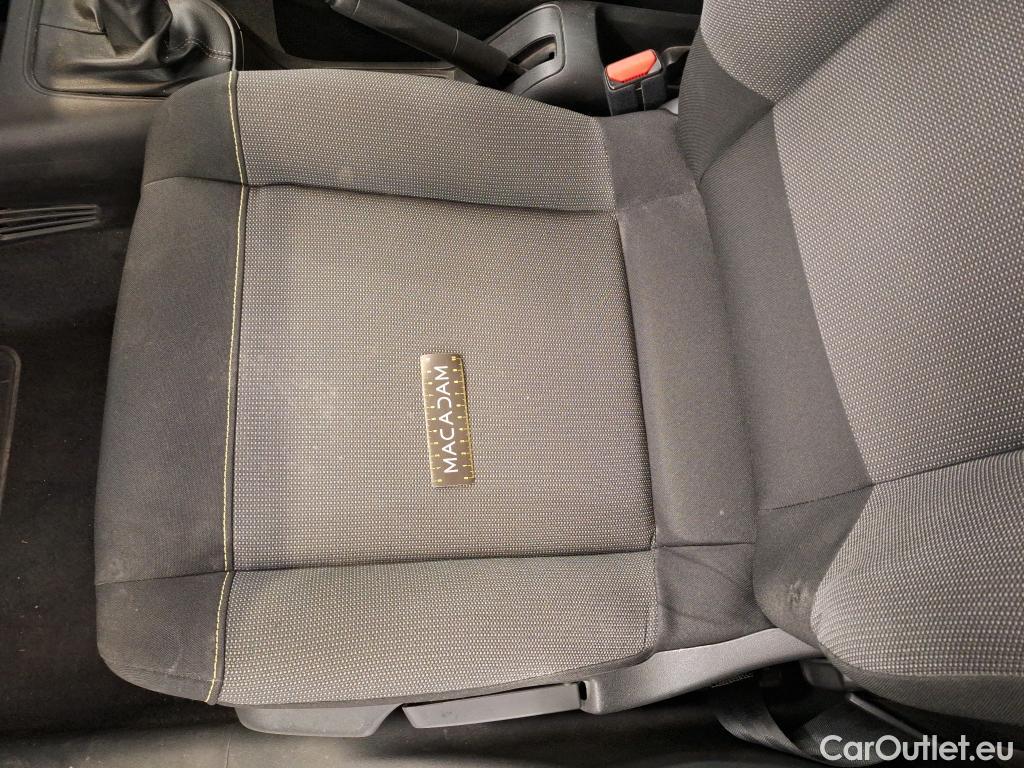  Citroen  C3  Société Feel Business R 1.5 BlueHDI 100CV BVM6 E6d #18