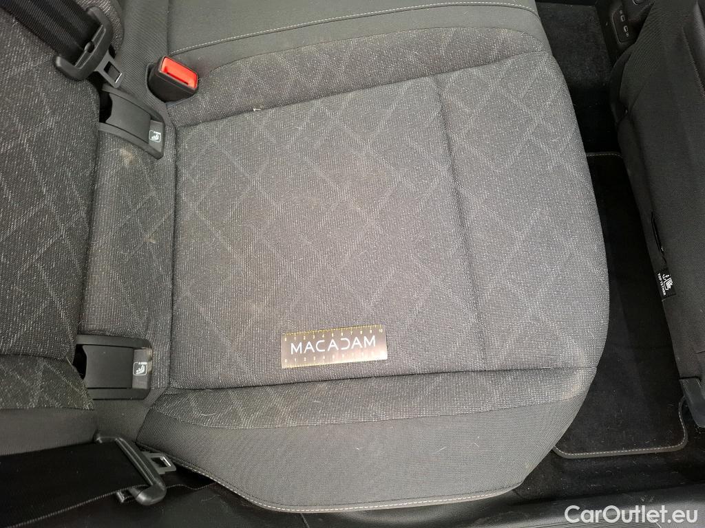  Volkswagen  Golf  VOLKSWAGEN / 2020 / 5P / Berline 2.0 TDI SCR 115 DSG7 Life Busi #17