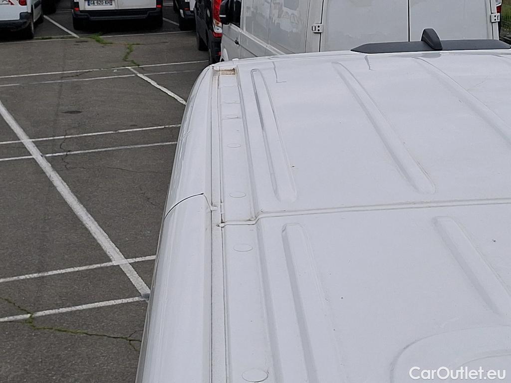  Volkswagen  Crafter  Fourgon Fourgon 30 mittlerer Radstand mit Hochdach FWD 2.0 #59