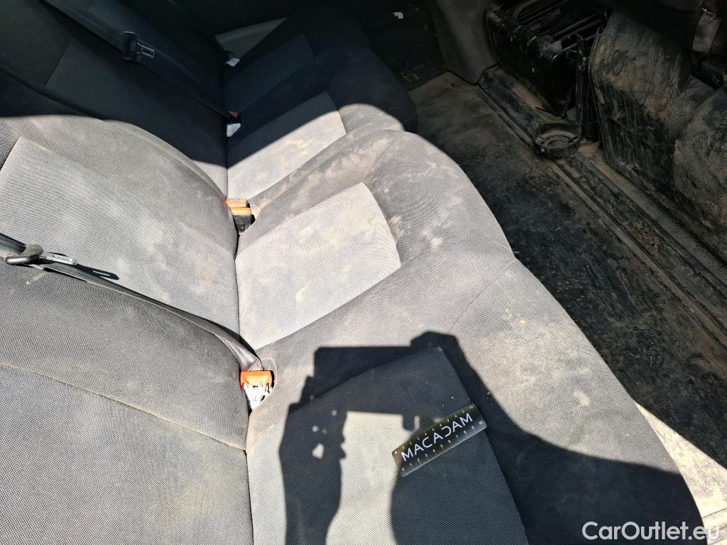  Renault  Master  III Fourgon L2H2 3 5 Grand Confort dCi 130CV BVM6 7 Sieges E6 #11