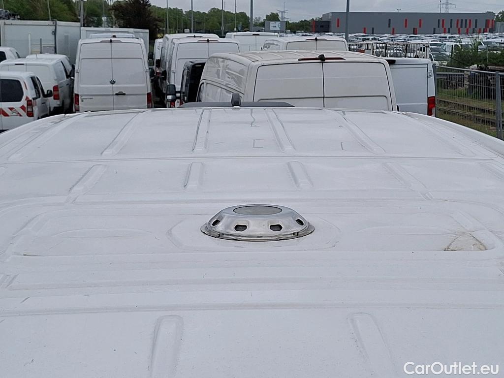  Volkswagen  Crafter  Fourgon Fourgon 30 mittlerer Radstand mit Hochdach FWD 2.0 #4