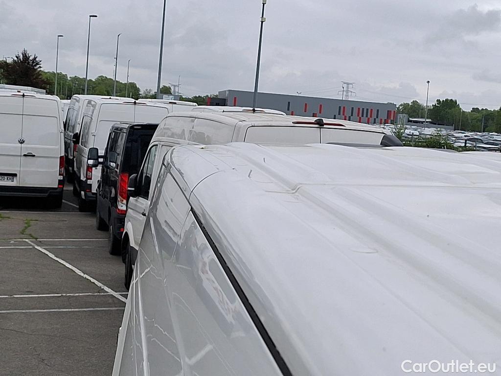  Volkswagen  Crafter  Fourgon Fourgon 30 mittlerer Radstand mit Hochdach FWD 2.0 #57