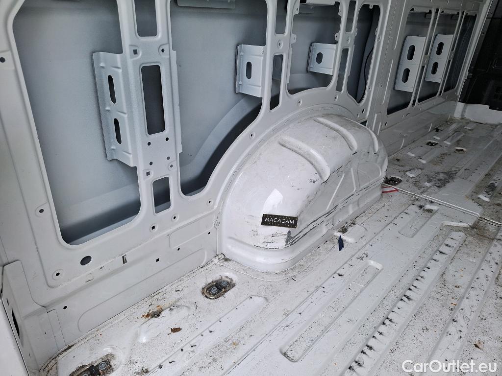  Volkswagen  Crafter  Fourgon Fourgon 30 mittlerer Radstand mit Hochdach FWD 2.0 #67