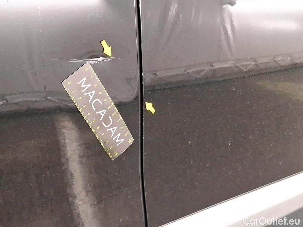  Peugeot  2008 PEUGEOT  / 2019 / 5P / Crossover 1.2 PT 155 S&S EAT8 GT #11