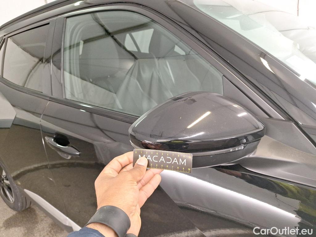  Peugeot  2008 PEUGEOT  / 2019 / 5P / Crossover 1.2 PT 155 S&S EAT8 GT #52
