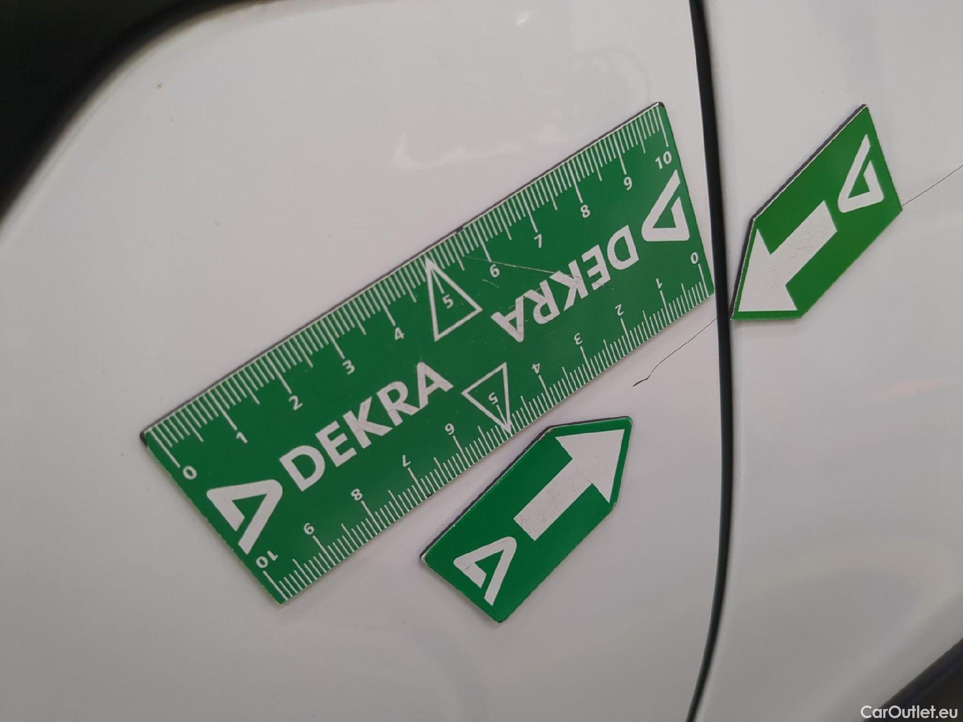  Citroen  C3  Société Feel Nav 1.2 PureTech 80CV BVM5 E6 #11