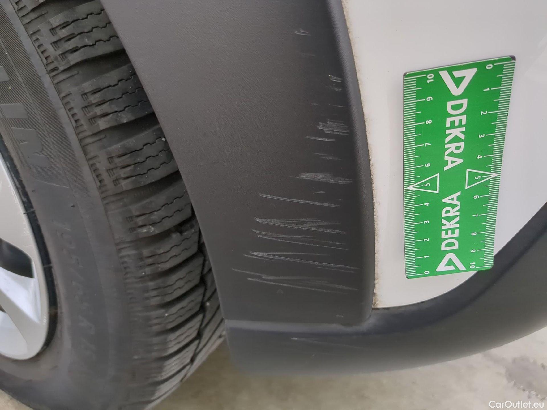  Citroen  C3  Société Feel Nav 1.2 PureTech 80CV BVM5 E6 #18