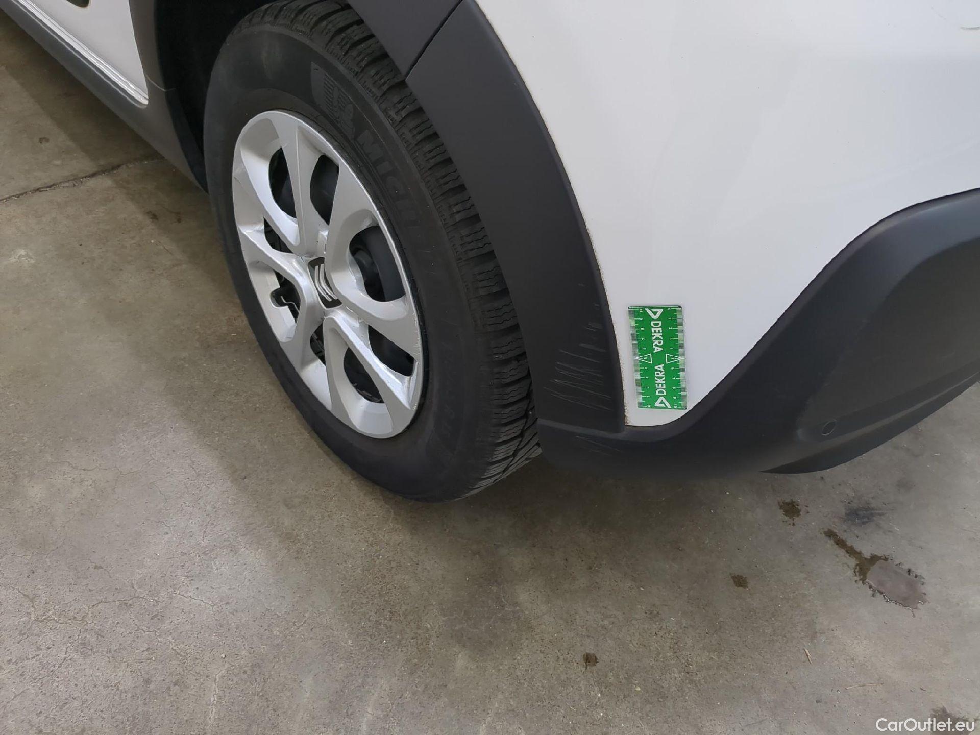  Citroen  C3  Société Feel Nav 1.2 PureTech 80CV BVM5 E6 #19