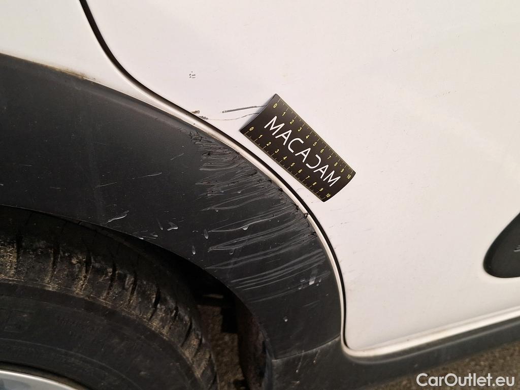  Citroen  C3  Société Feel Nav 1.2 PureTech 80CV BVM5 E6 #7