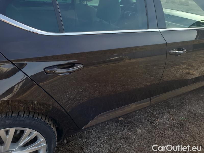 Skoda  Superb  (3V3)(2015) Supe.2.0TDI 147 Style 4x4 Aut #9