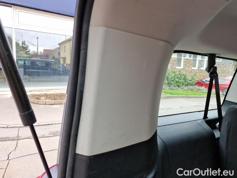  Peugeot  Expert  Traveller  (2016) Exp.Com.2.0BHDi 140 L3 4d #20