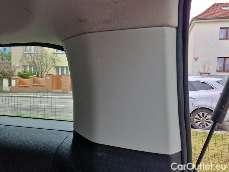  Peugeot  Expert  Traveller  (2016) Exp.Com.2.0BHDi 140 L3 4d #19