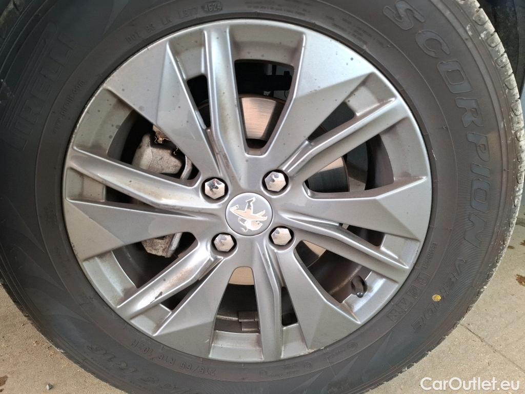  Peugeot  2008  Active Pack 1.2 PureTech 130CV BVA8 E6d #29