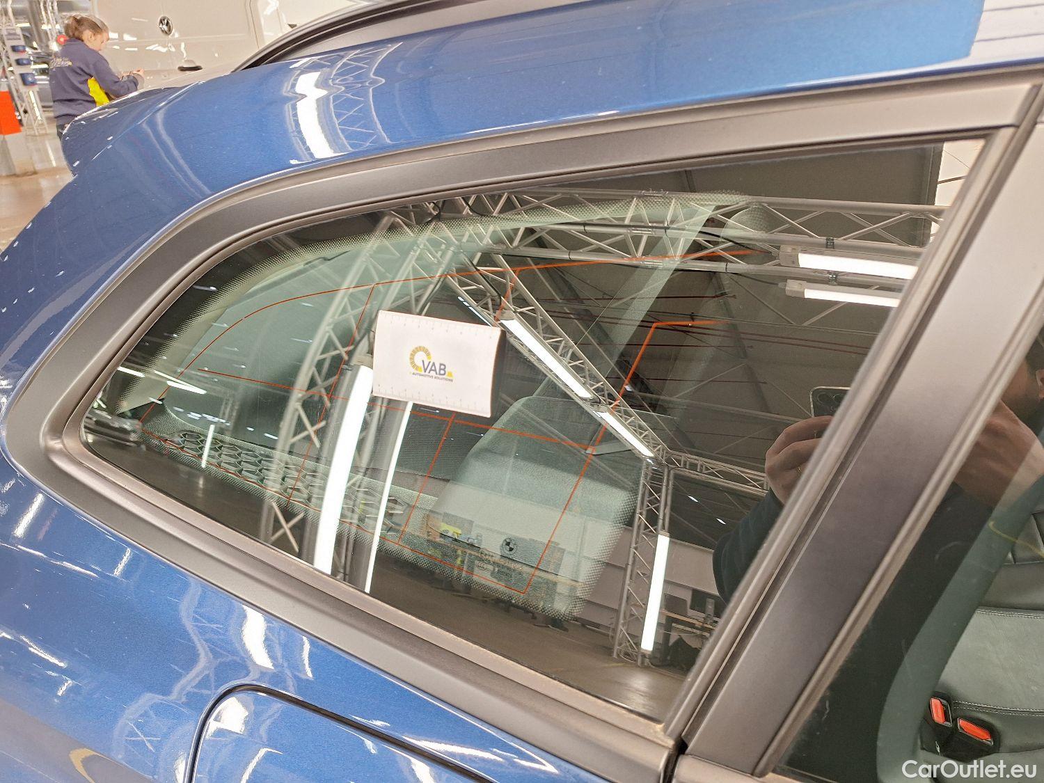  Bmw  Serie 3 BMW, 3-serie Touring '18, BMW 3 Reeks Touring 318dA (100 kW) 5d #4