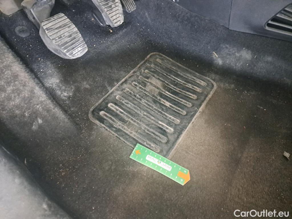  Citroen  C3  Société Feel Nav 1.2 PureTech 80CV BVM5 E6 #19