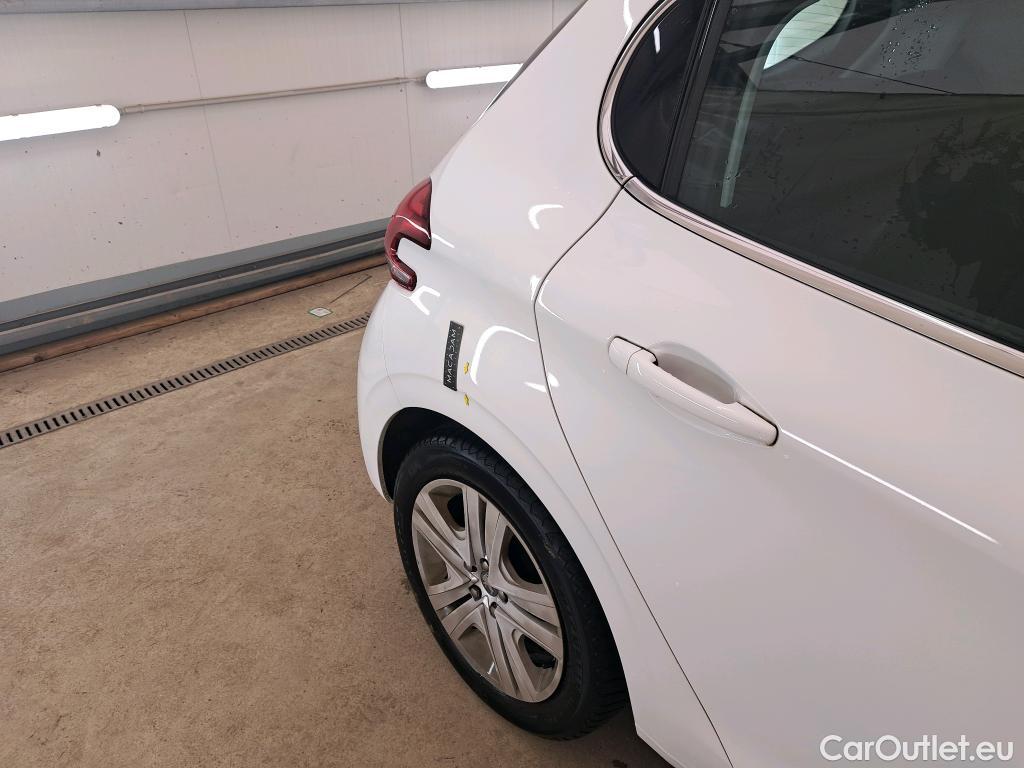  Peugeot  208 PEUGEOT  / 2015 / 5P / Berline &BLUEHDI 100 S&S ALLURE BUSINESS #9