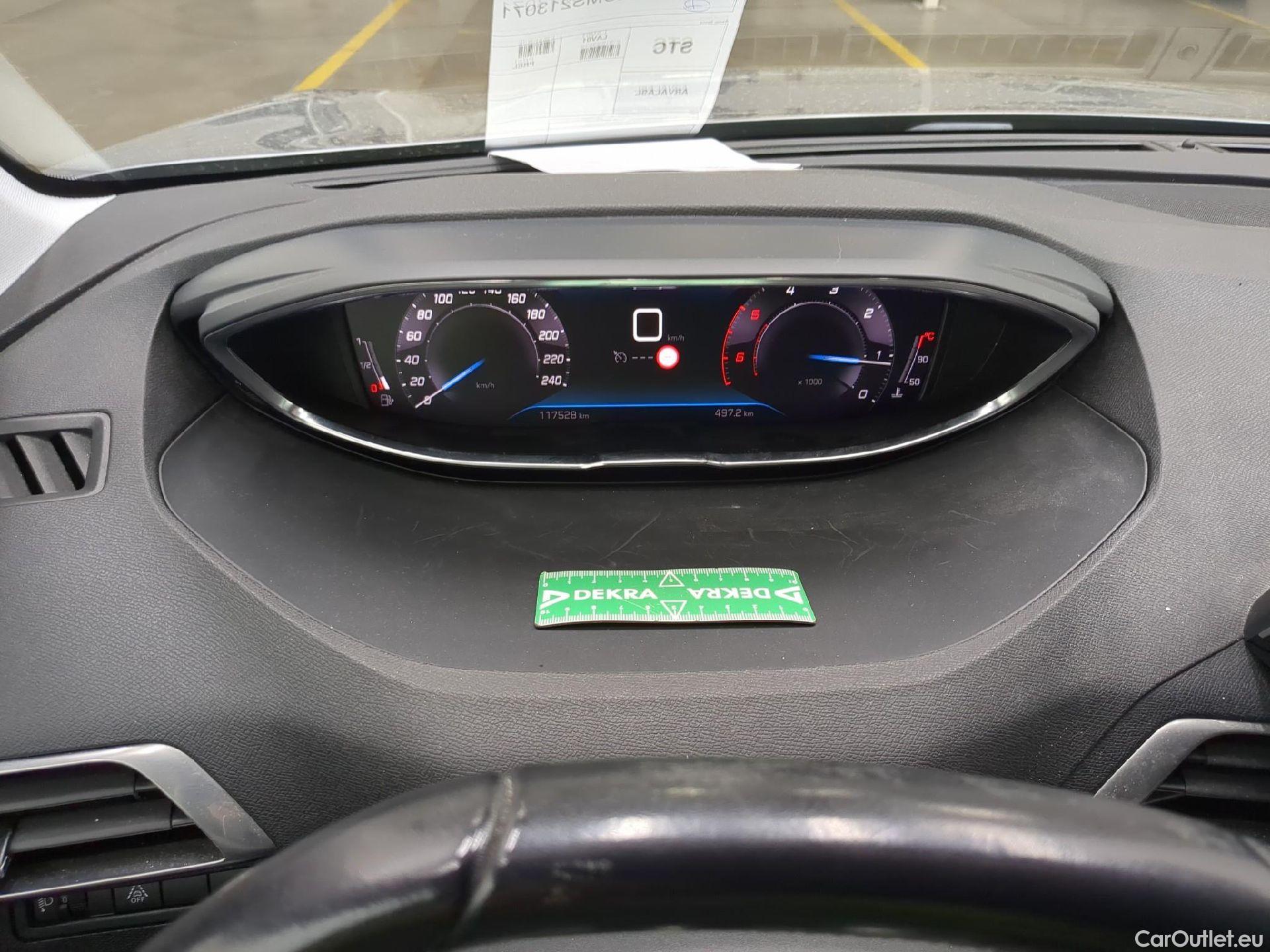  Peugeot  5008  Allure Pack 1.5 HDi 130CV BVA8 7 Sieges E6d #9